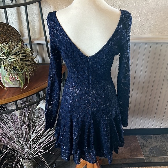 Cache Dress - Picture 4 of 6